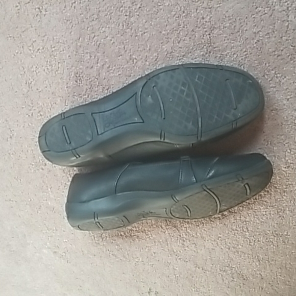 Comfy black flats - Picture 3 of 3